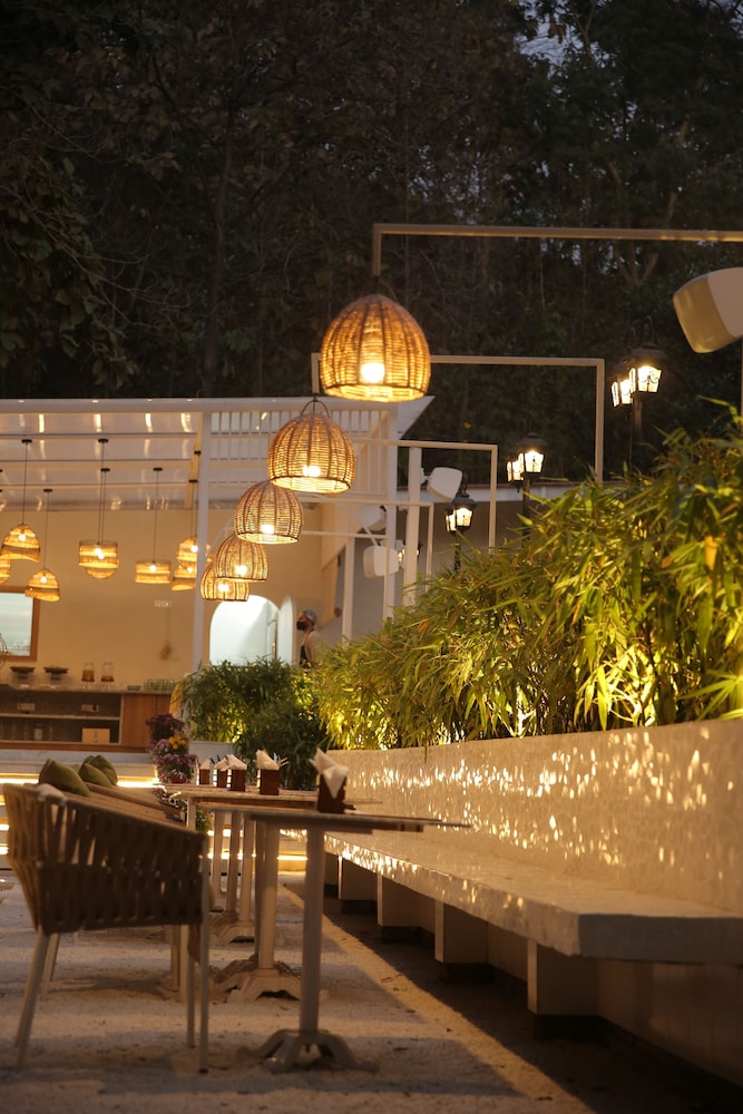 GREEN WOOD RESORT 3/50