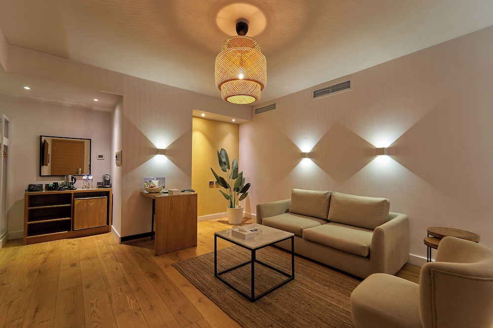 New President Hotel 26/43