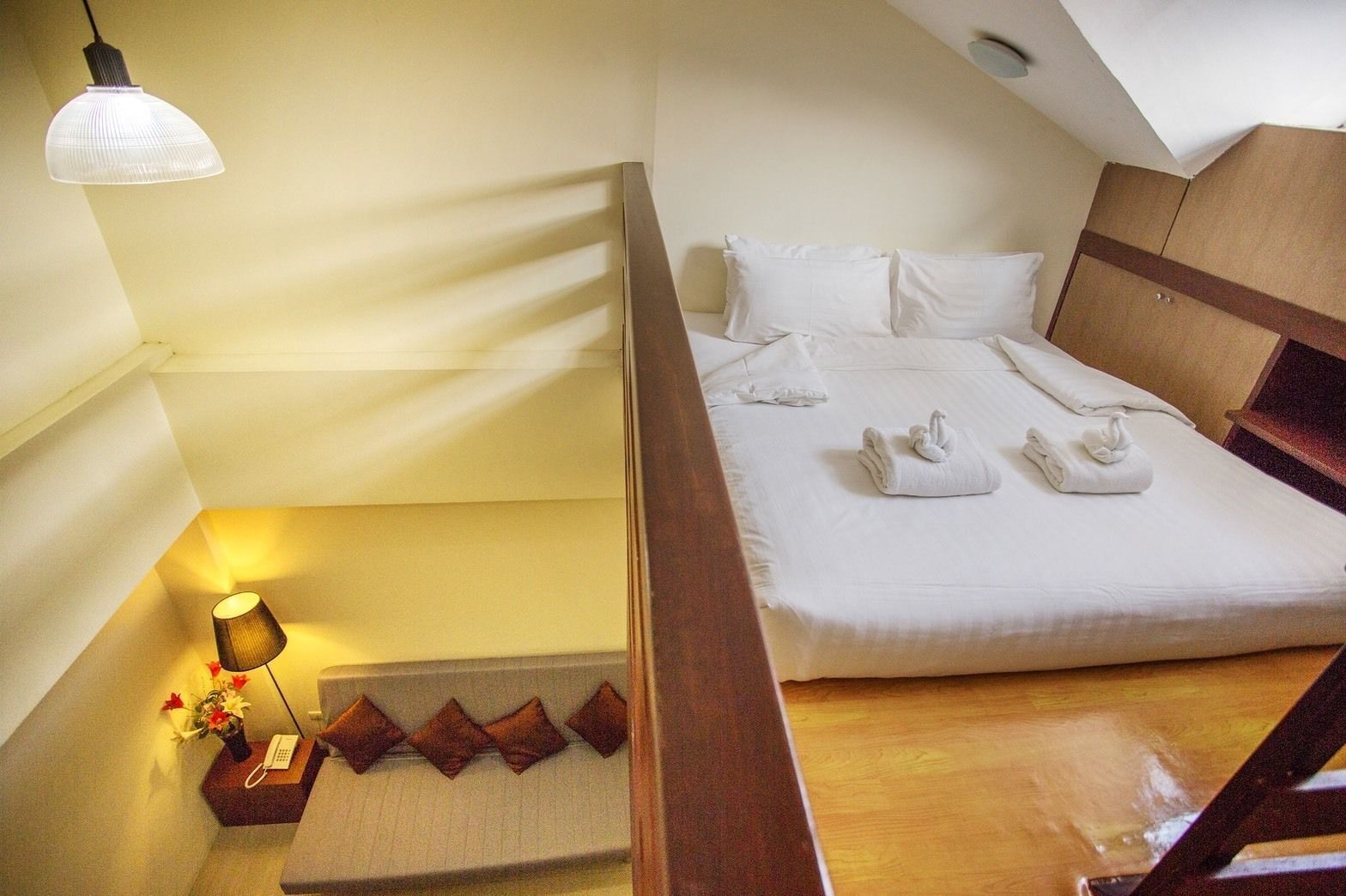 LOFT, SUITE