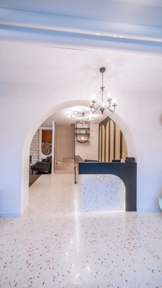 Urla 1867 Hotel 6/50