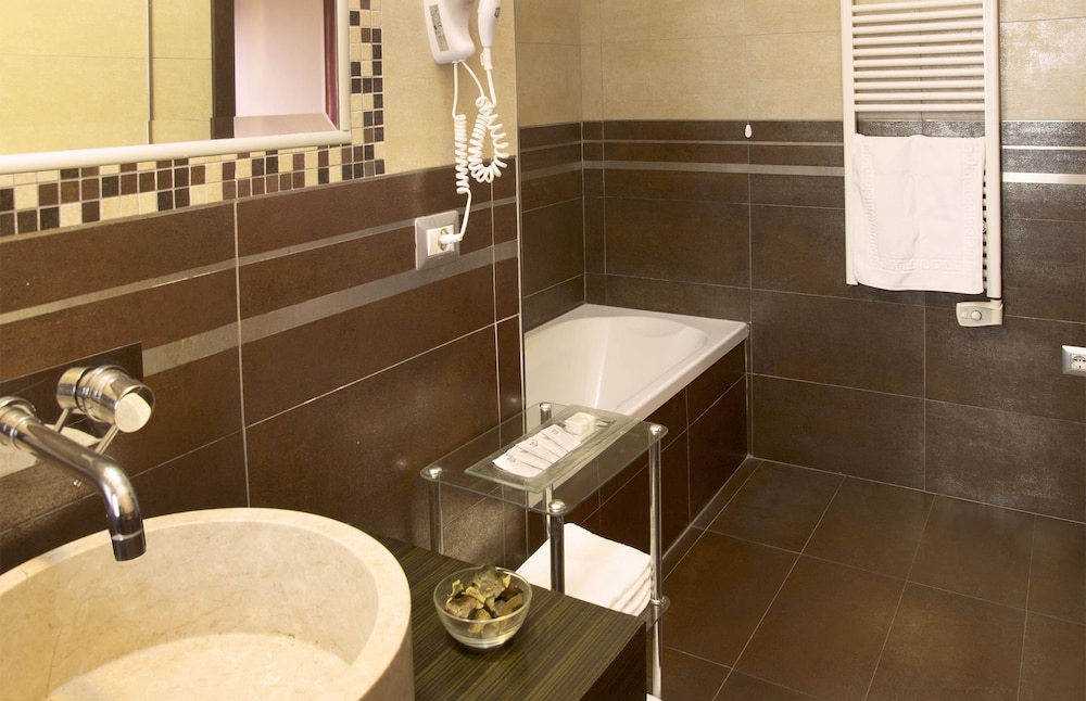 Hotel Grazia Eboli 48/48