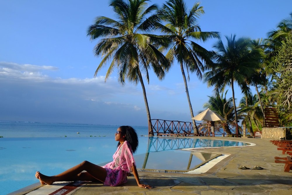 Voyager Beach Resort photo3