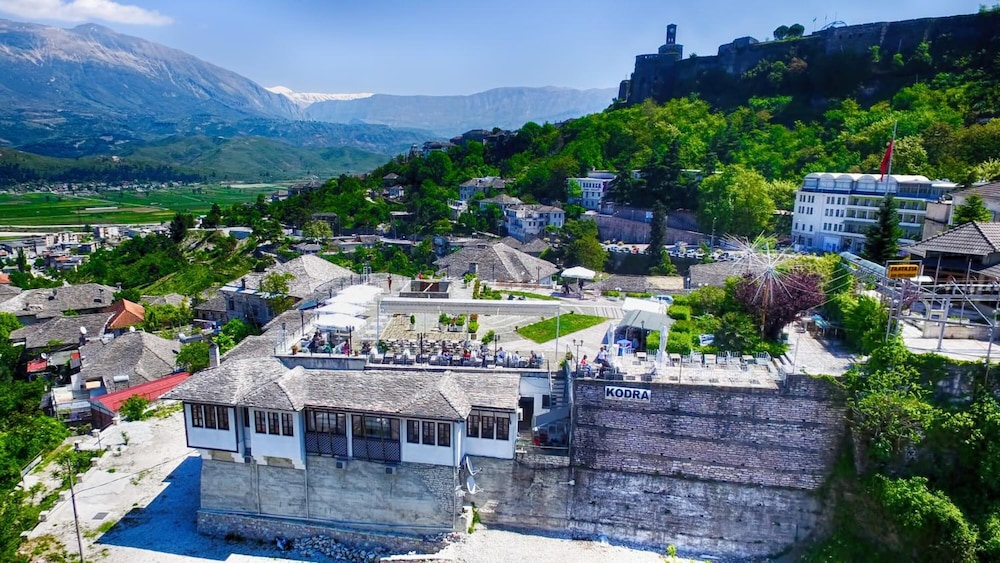Kodra Hotel Gjirokaster 55/59