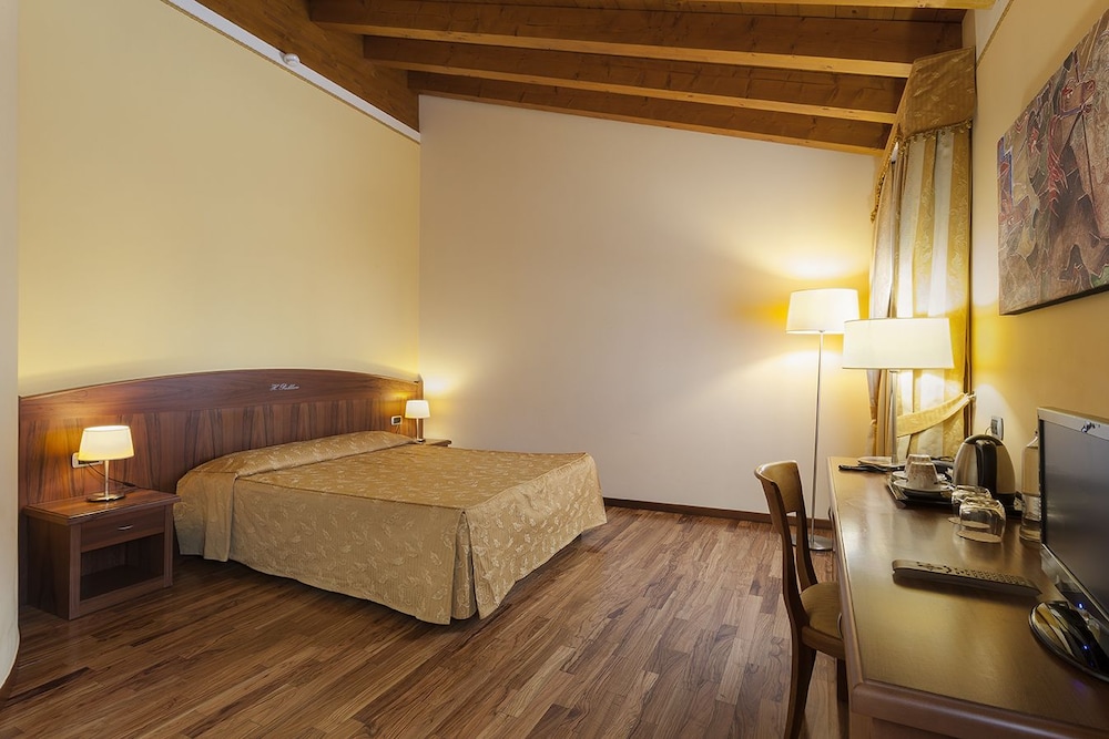 HOTEL PURLILIUM 30/50
