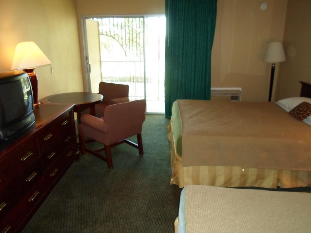 Heritage Inn 22/57