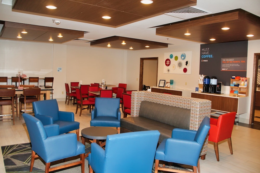 Holiday Inn Express Hotel And Suites Douglas 45/60
