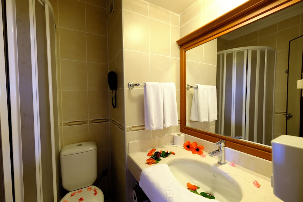Anitas Beach Hotel 32/32