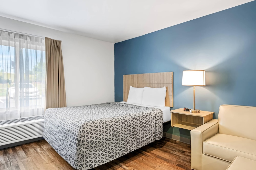 WoodSpring Suites Winston-Salem near Hanes Mall 16/61