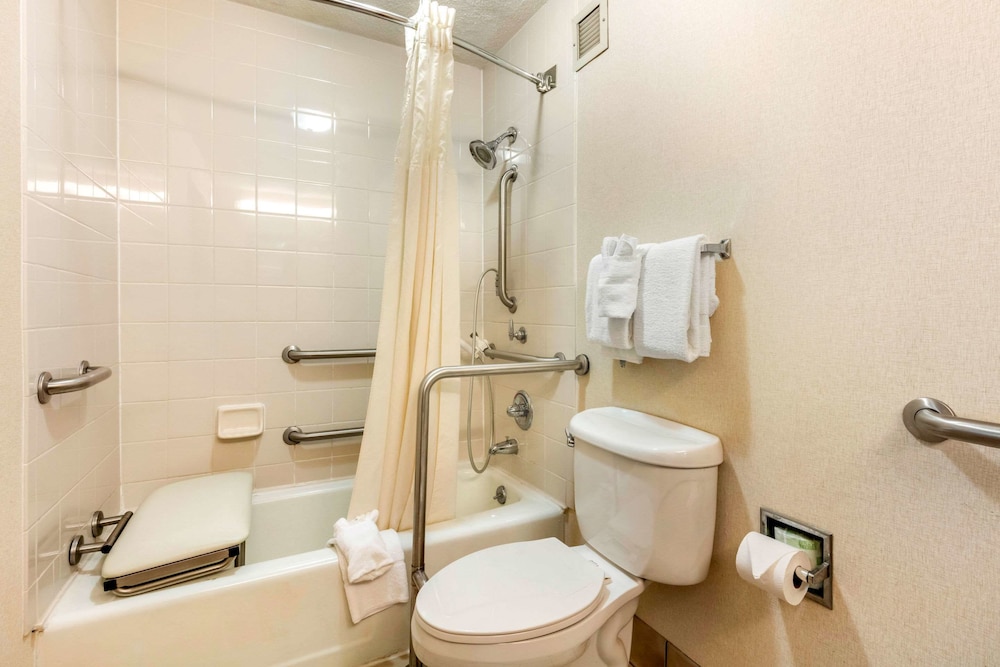 Quality Inn Exit 4 53/55