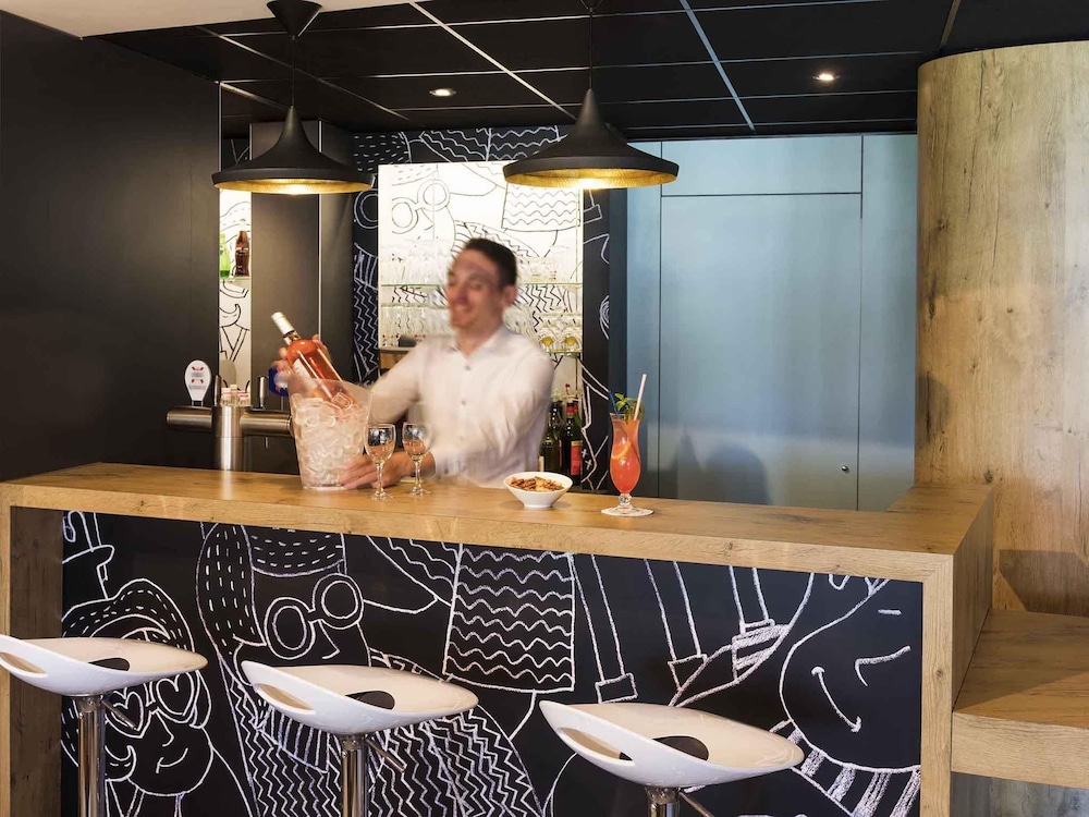 Ibis Montbeliard 6/77
