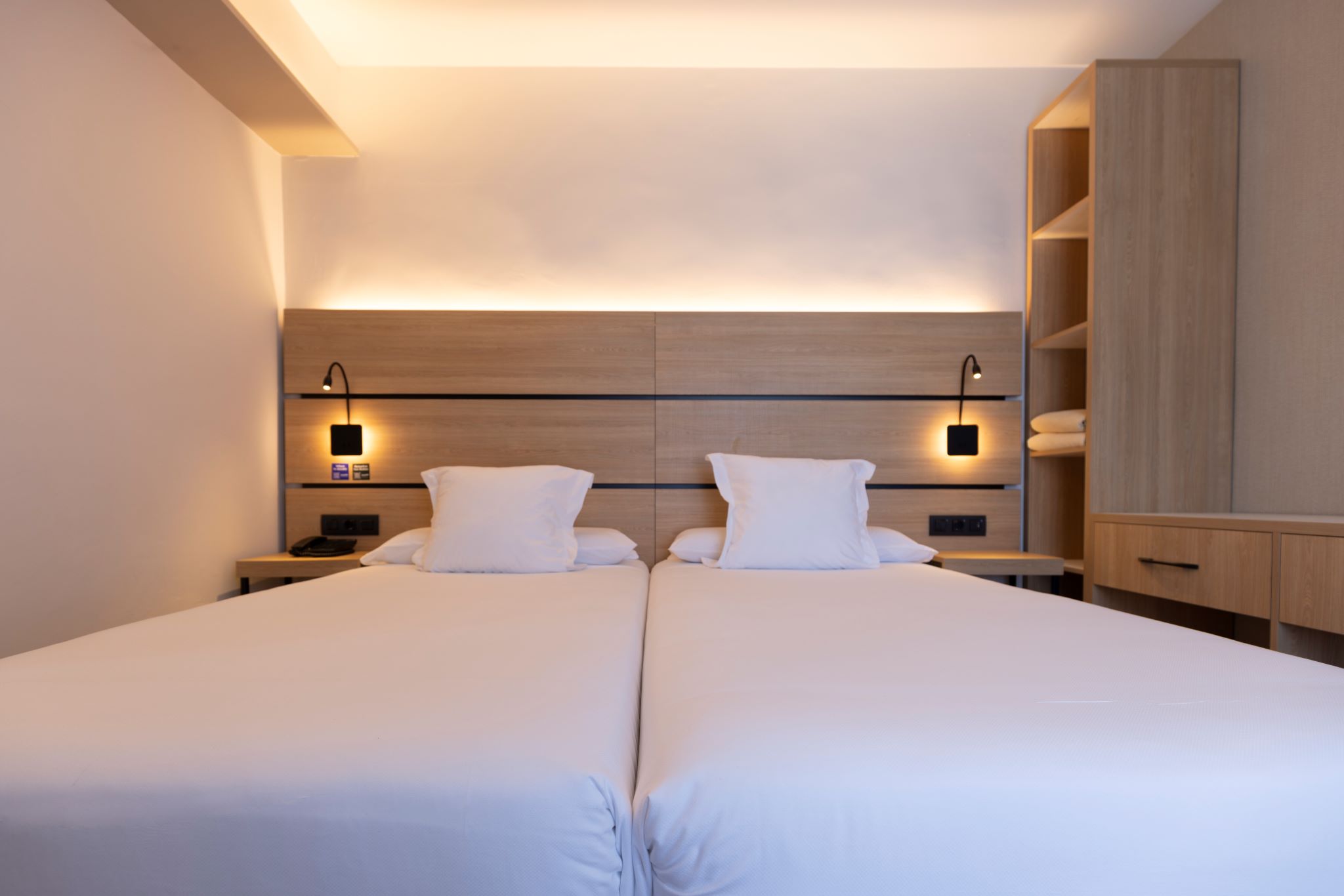 Swim Up, Double Bed
