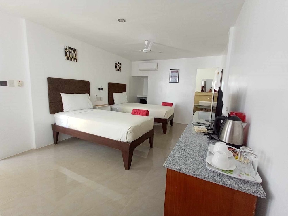 Heartland Hotel Service Rooms And Apartments 19/48