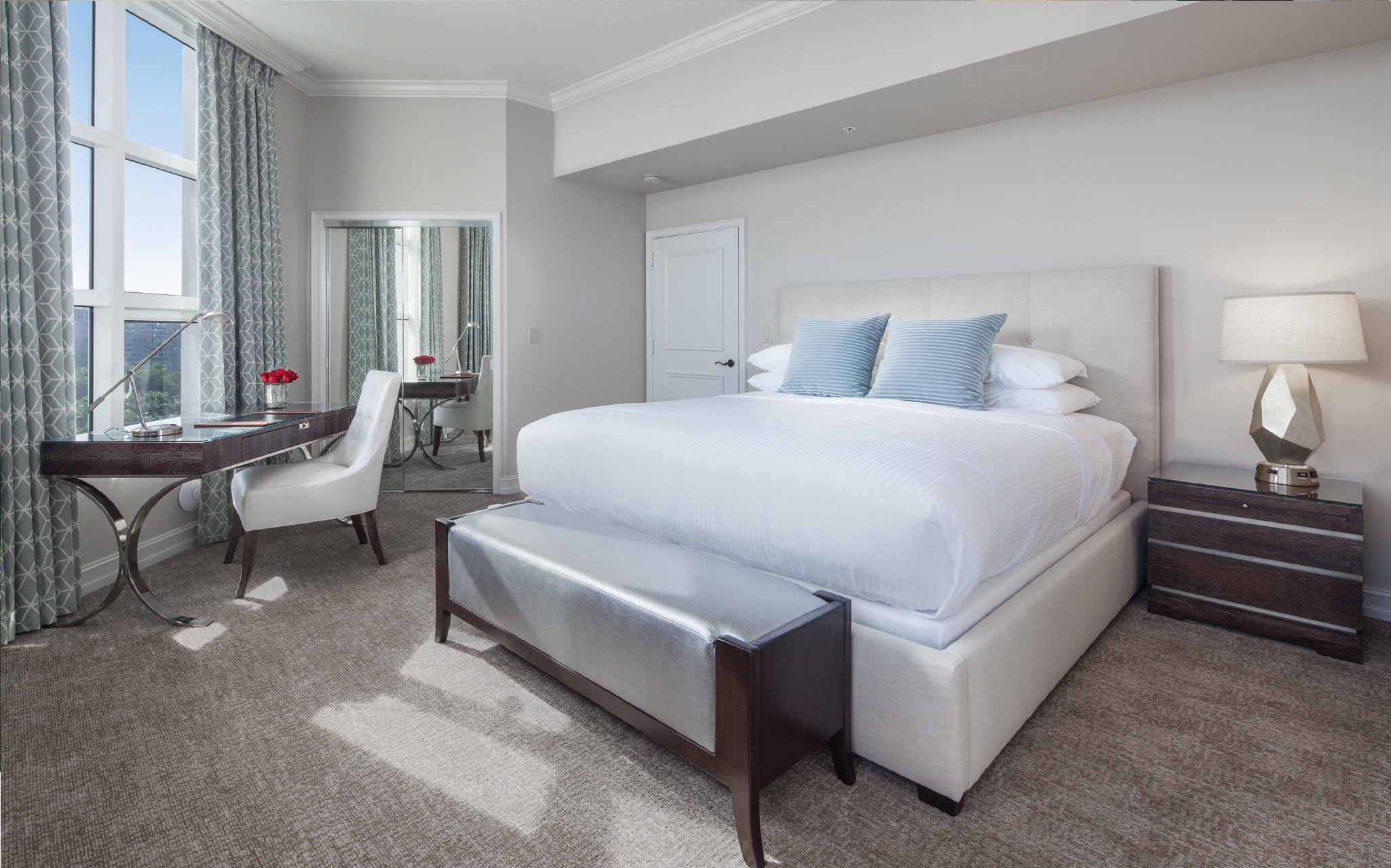 2 Bedrooms, Suite