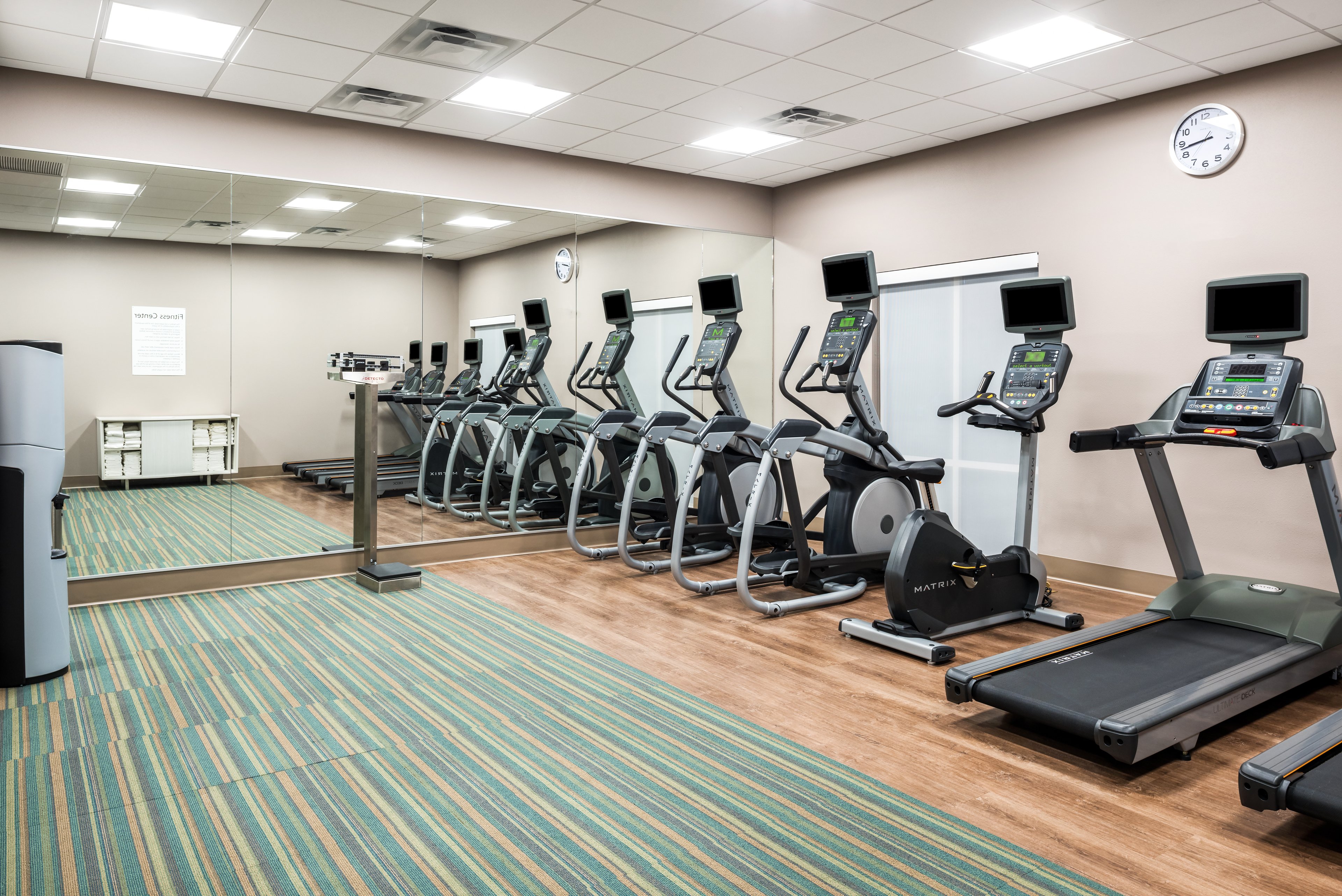 Holiday Inn Express Suites St Louis Chesterfield 25/46