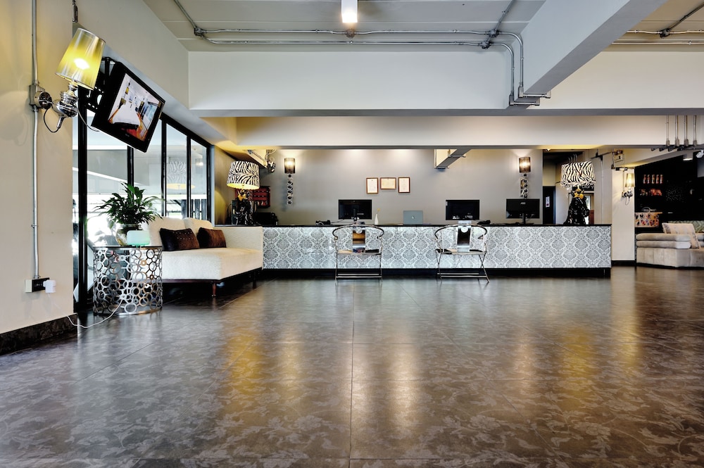 Diary Suite Hotel 2/50