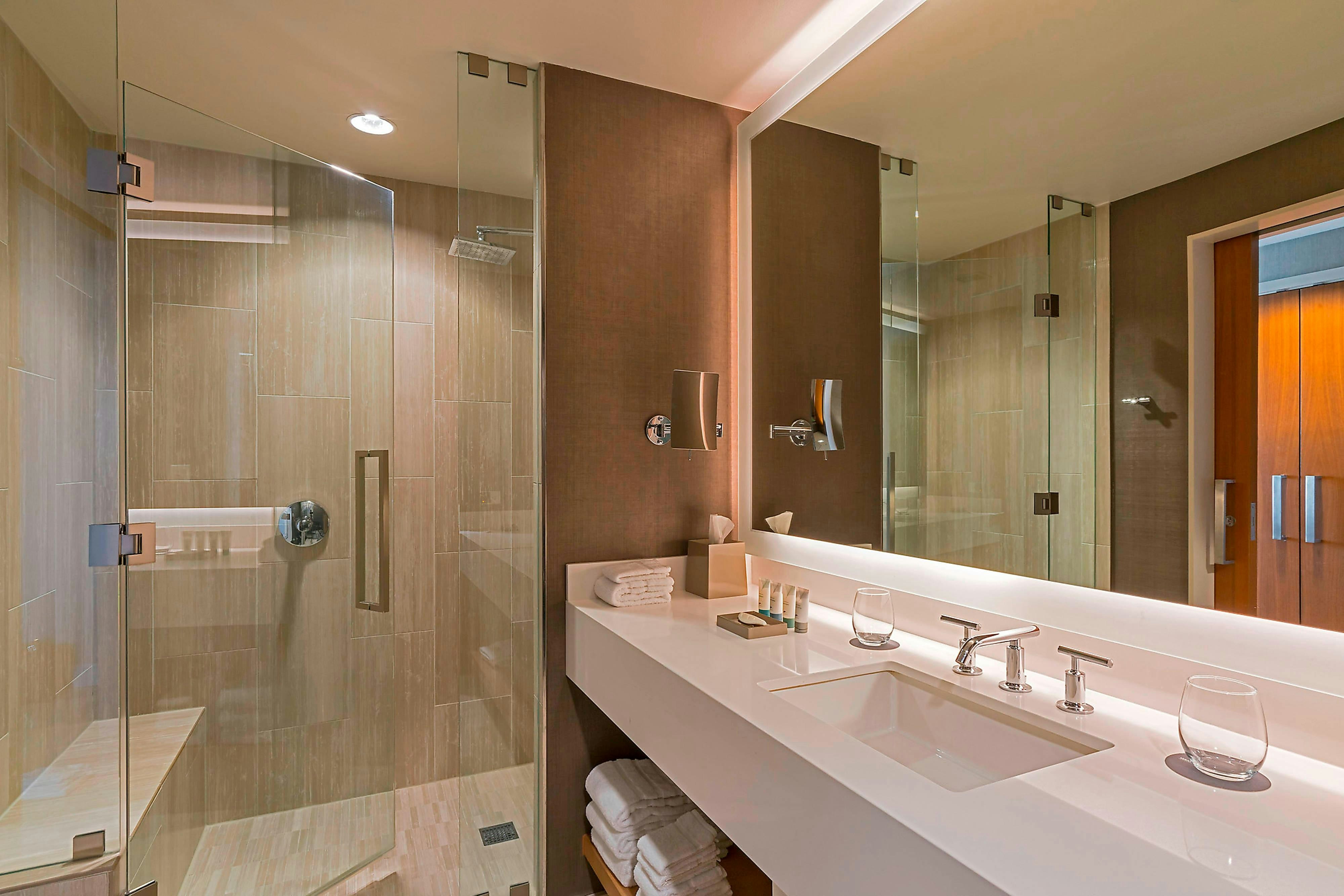 جناح، THE WESTIN AT THE WOODLANDS 2/4