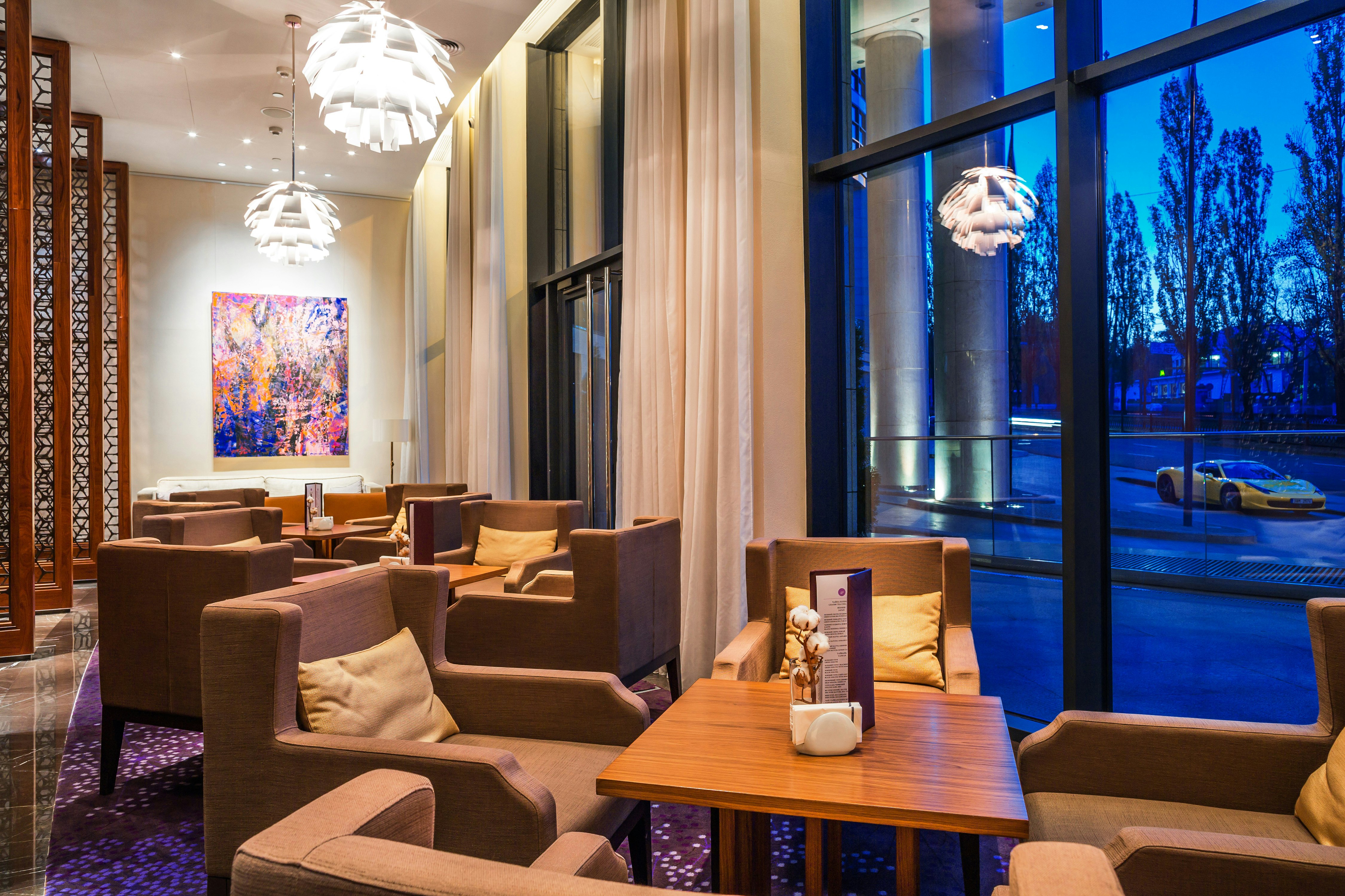 Hilton Kyiv 50/70