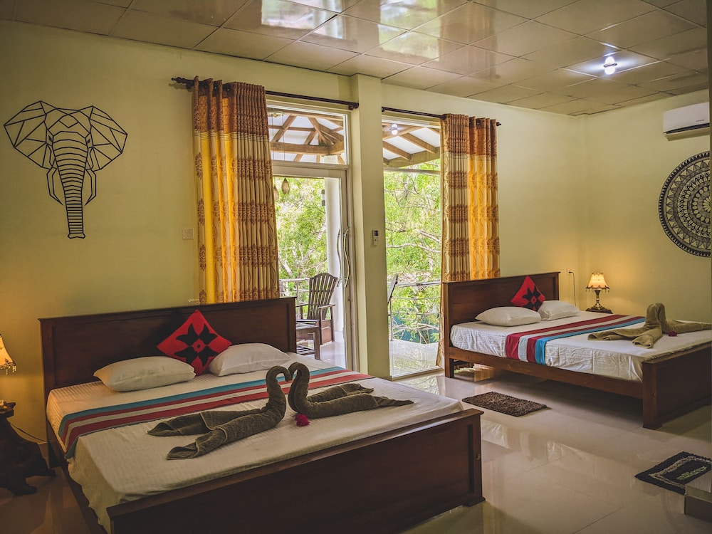 Sigiri Choona Lodge 12/27