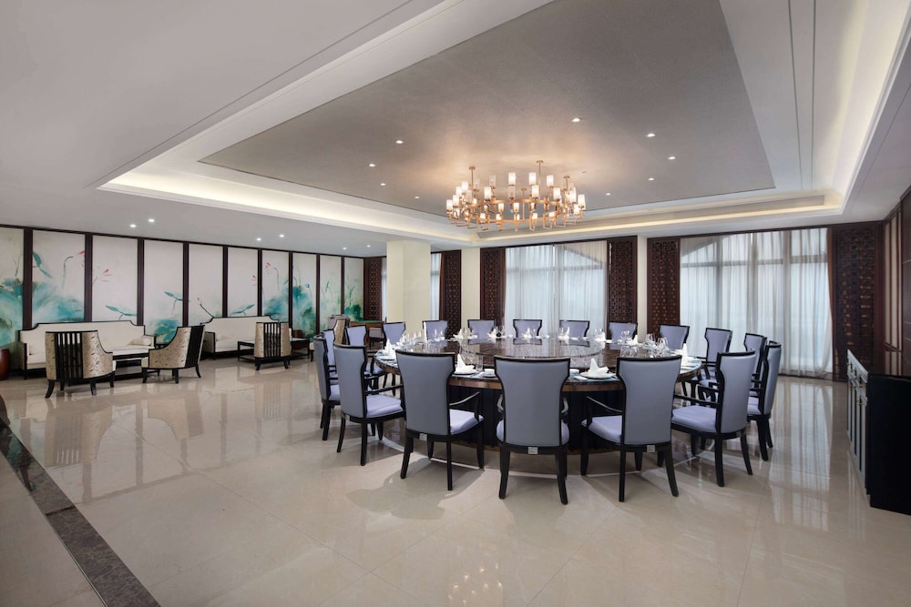 Days Hotel by Wyndham Fangchenggang Bailang Beach 23/25