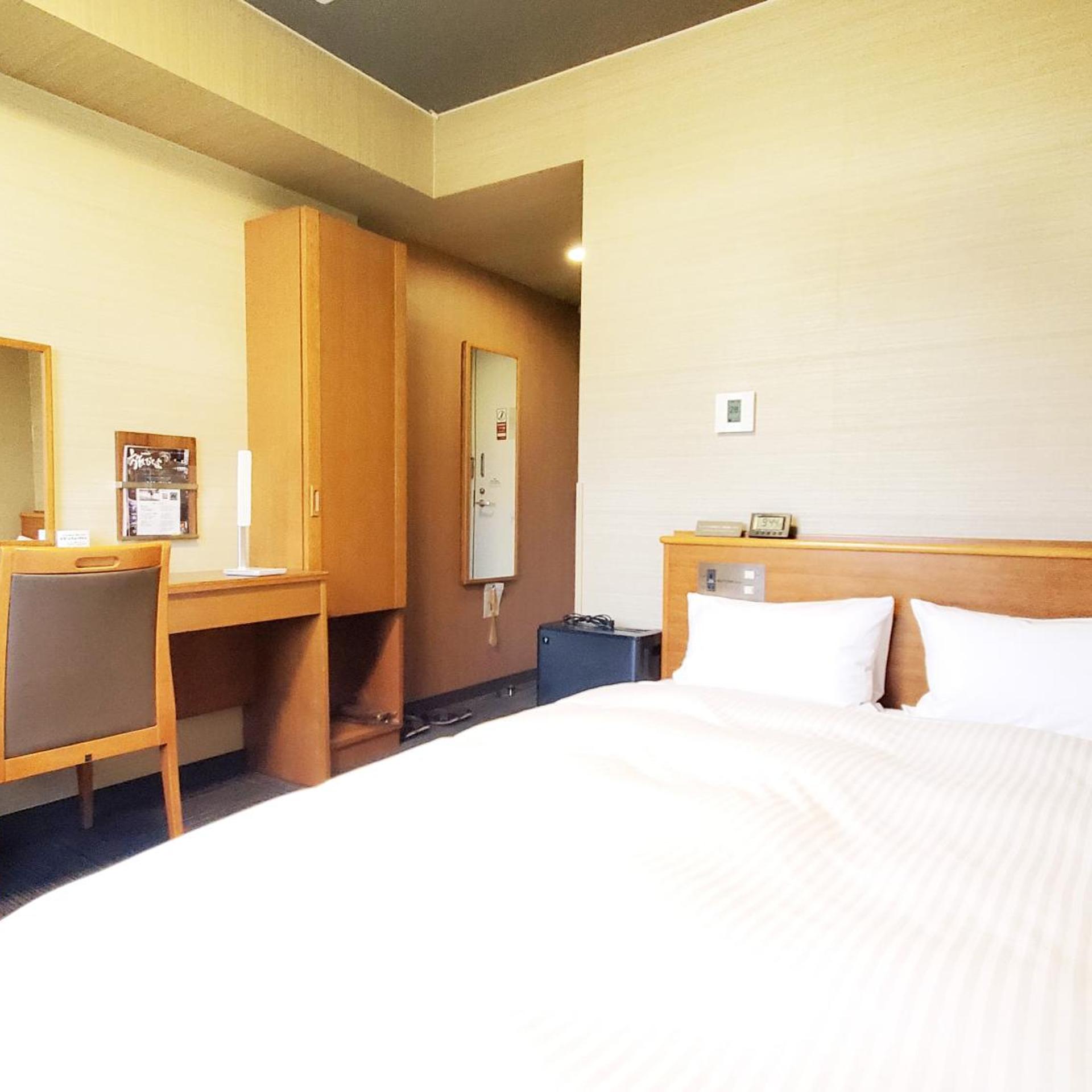 Semi Room, Semi Double Bed