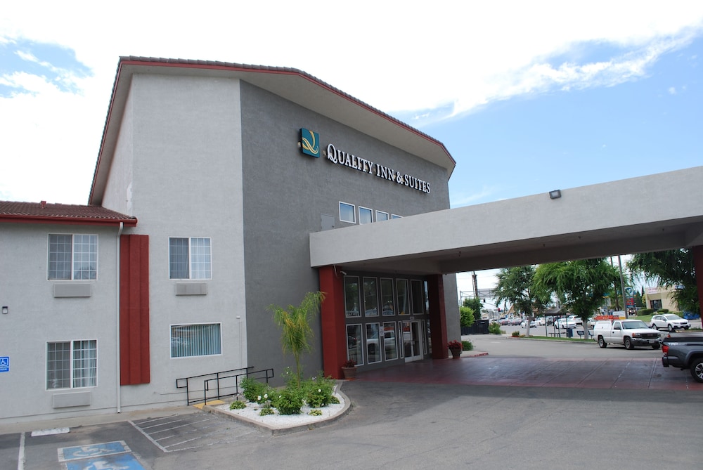 Quality Inn & Suites Fresno Northwest 28/34