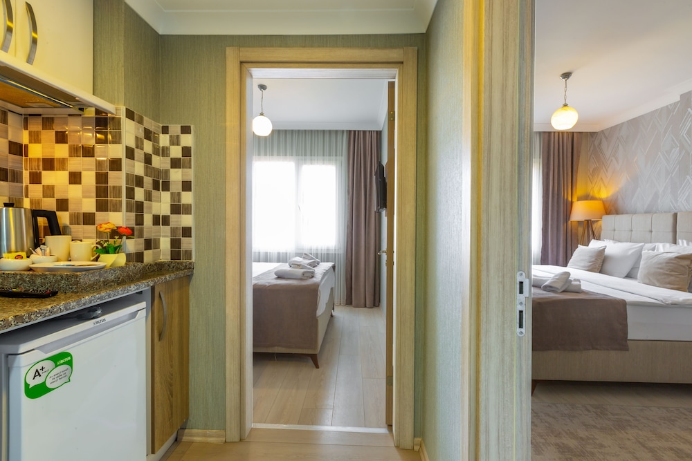 Alya Boutique Hotel 61/62