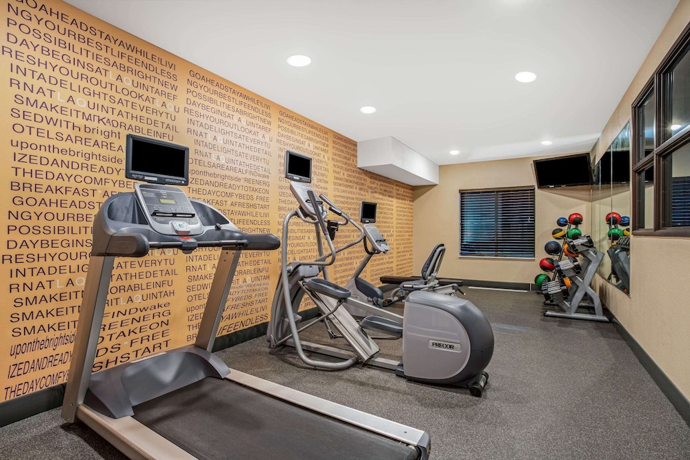 La Quinta Inn & Suites by Wyndham Norwich-Plainfield-Casino 20/33