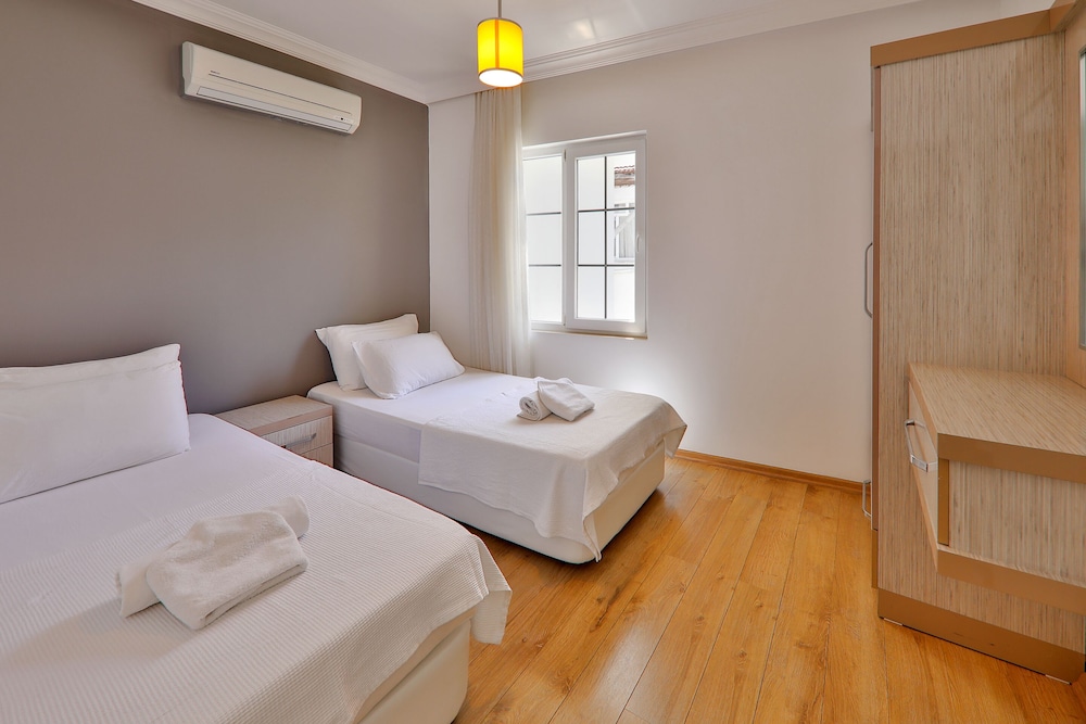 2 BEDROOMS, DUPLEX, FAMILY