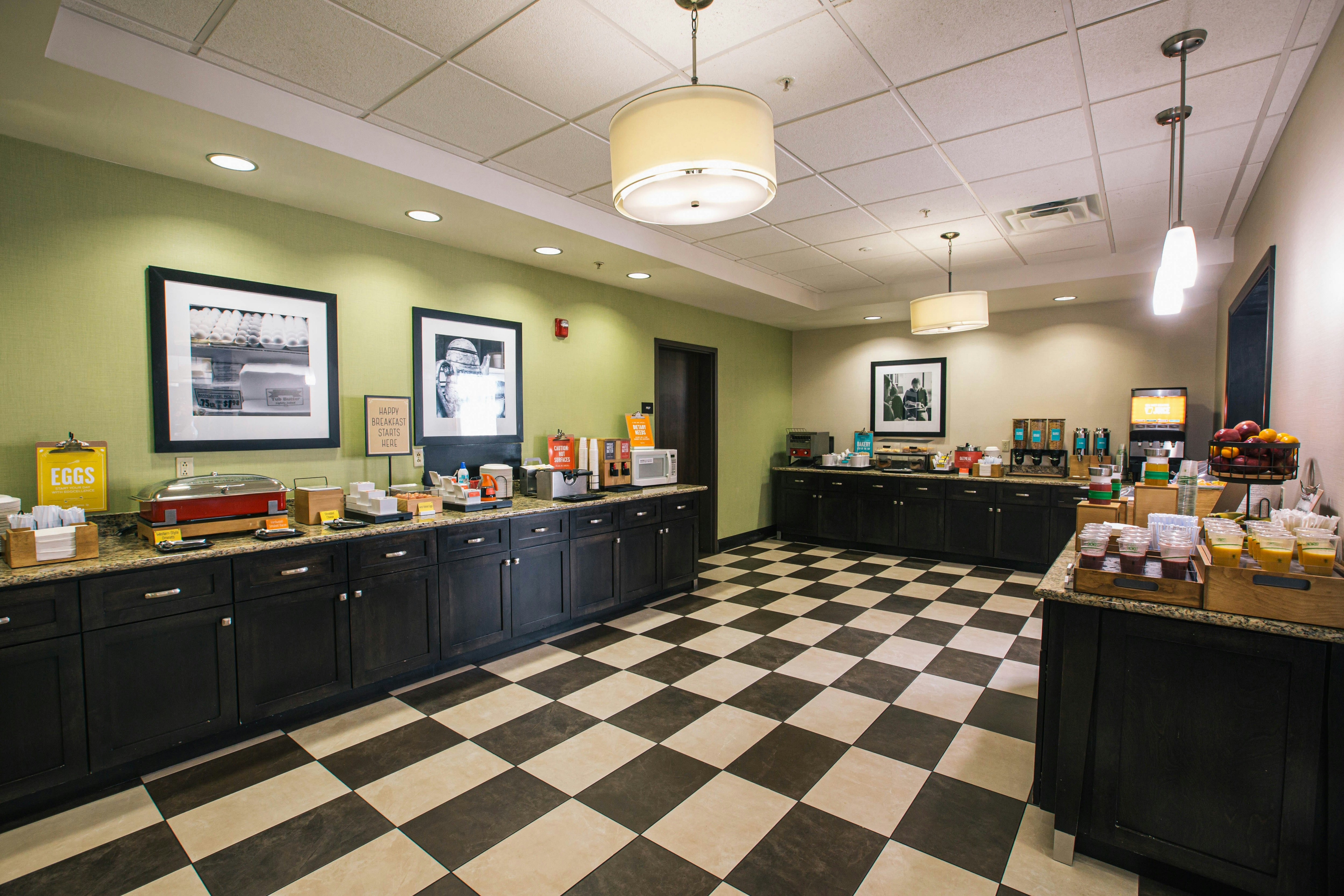 Hampton Inn Suites Effingham 9/63