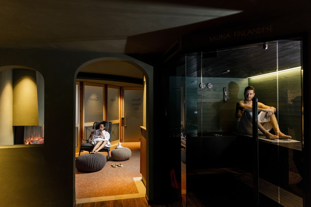 Alpen Suite Hotel 48/48