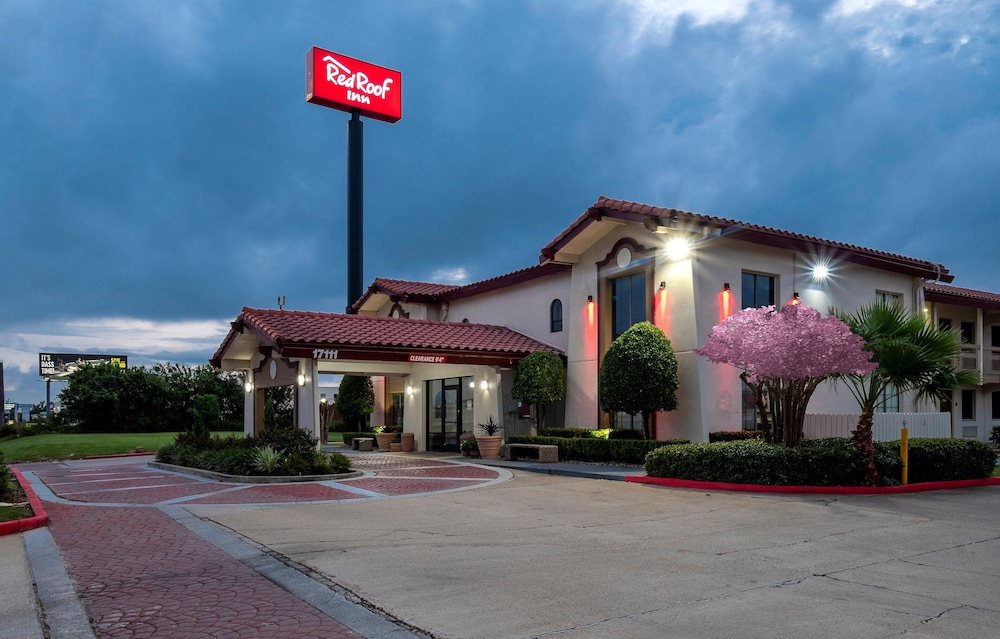 Red Roof Inn Houston North - FM1960 and I-45 photo1