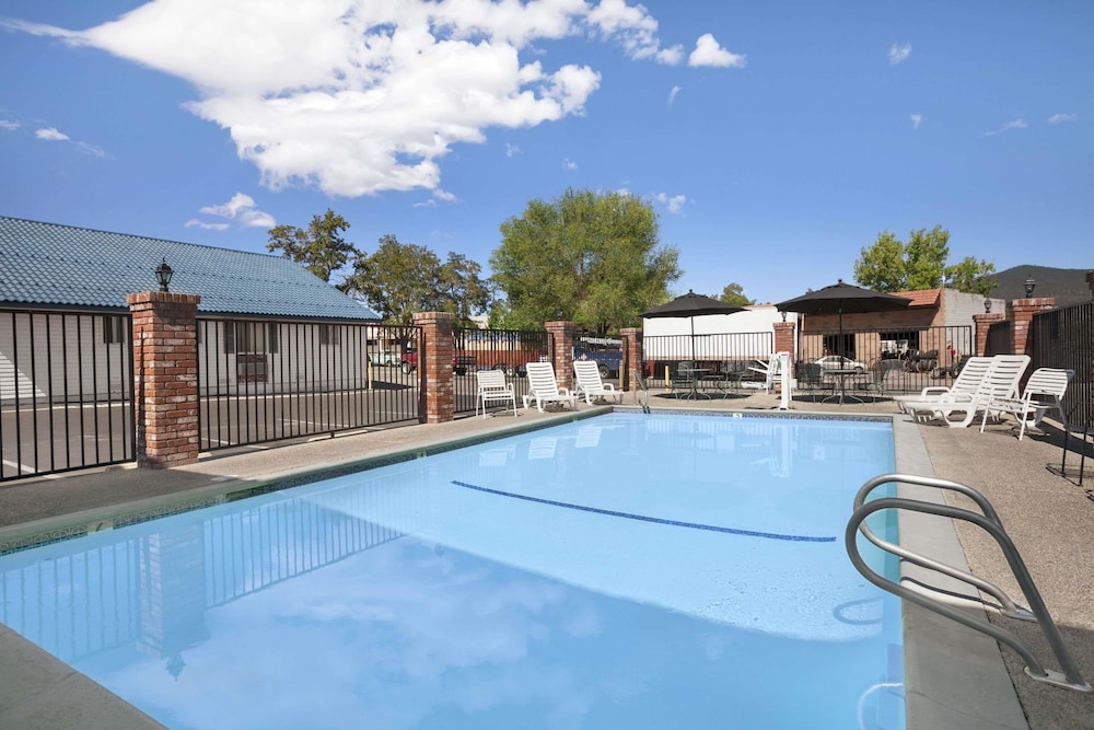 Super 8 by Wyndham Susanville 3/43