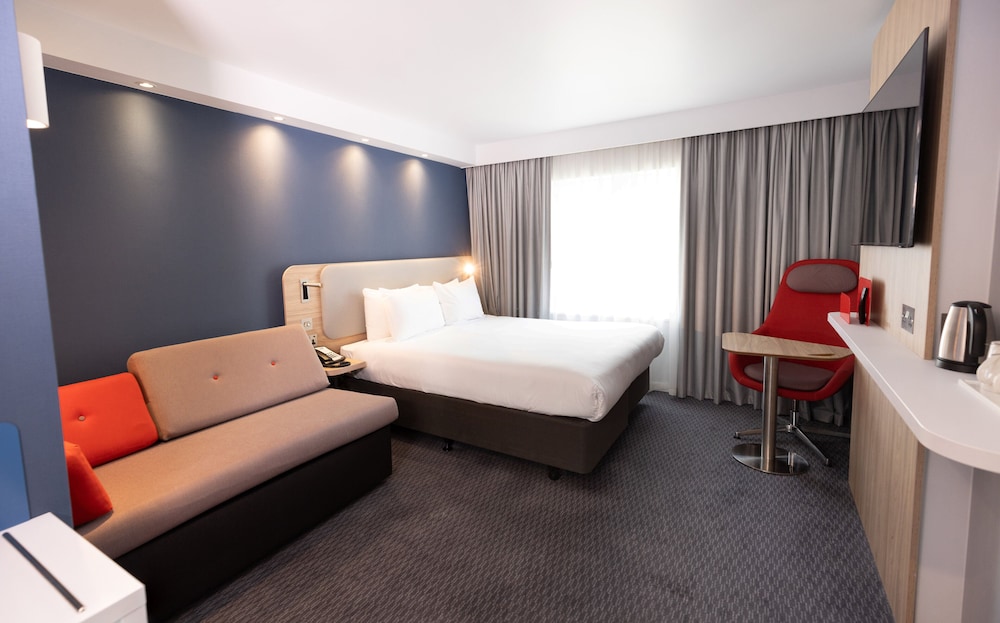 غرفة قياسية بسرير مزدوج مع أريكة، Holiday Inn Express Windsor 5/10