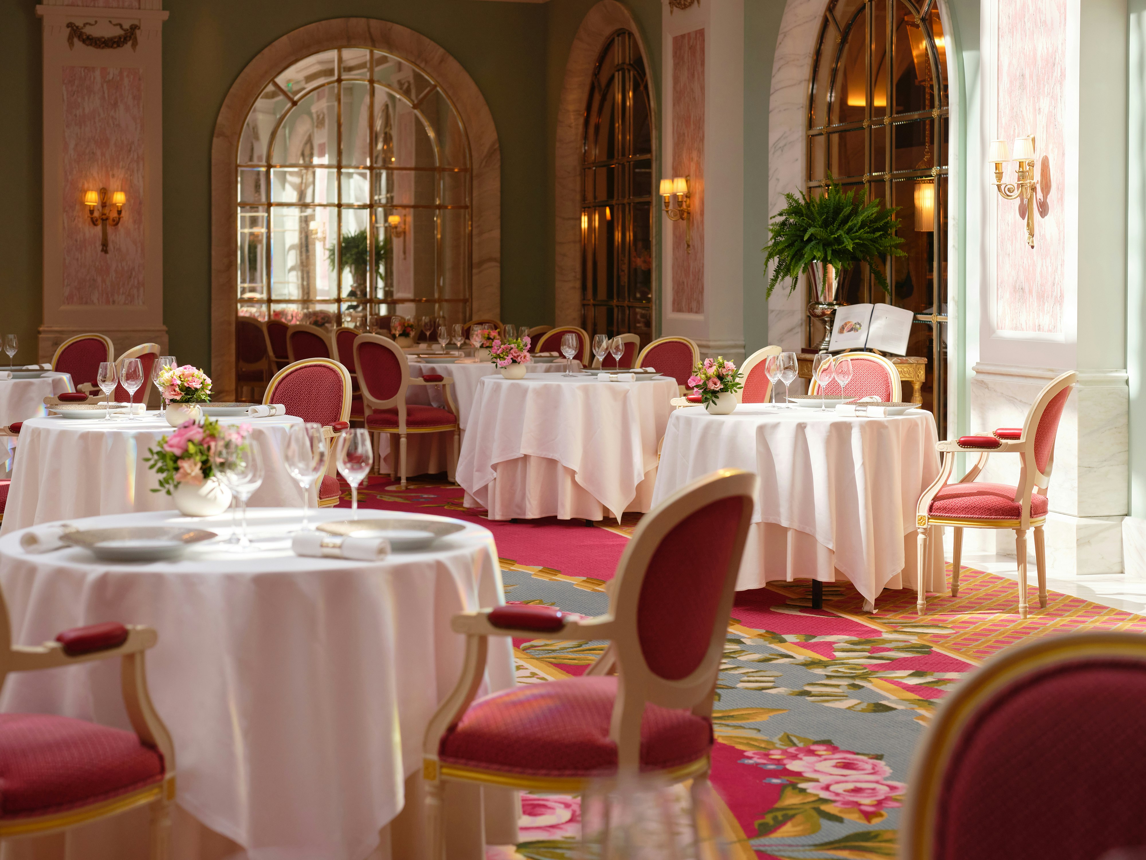 RITZ LONDON 79/99
