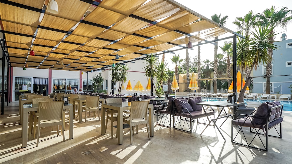 LARISSA PARK HOTEL KEMER 38/56
