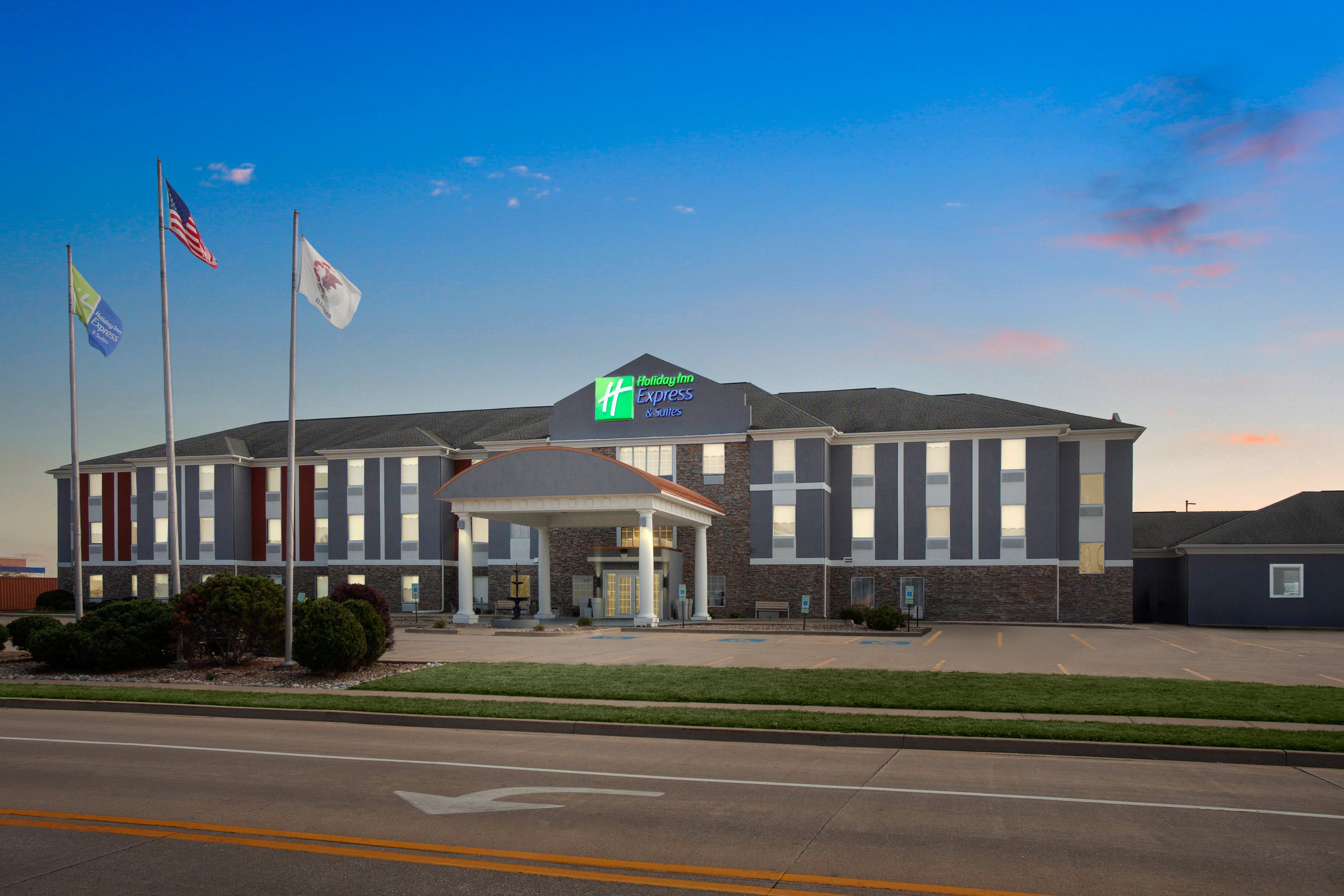Holiday Inn Express & Suites Bloomington - Normal, an IHG Hotel 2/69