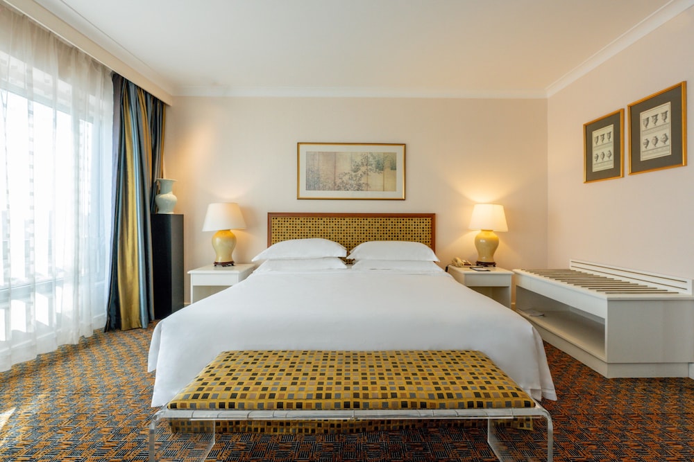 Executive, Queen and Twin Beds