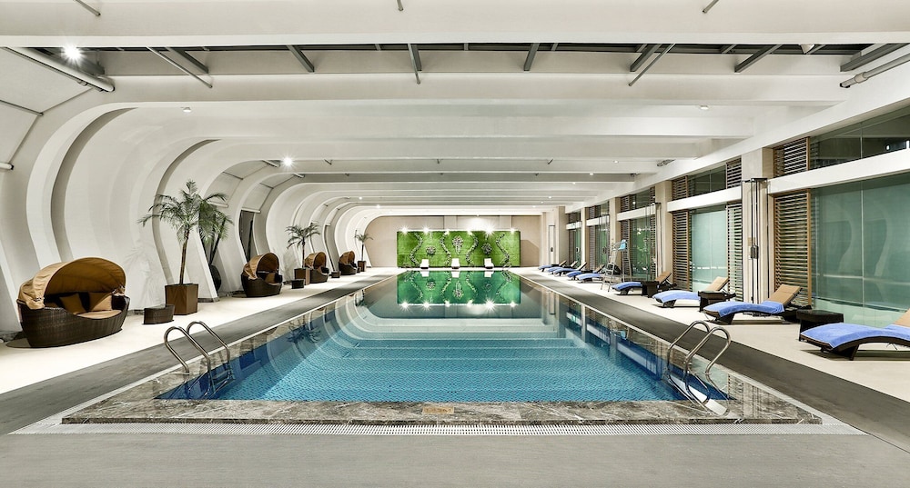 swimming pool spa