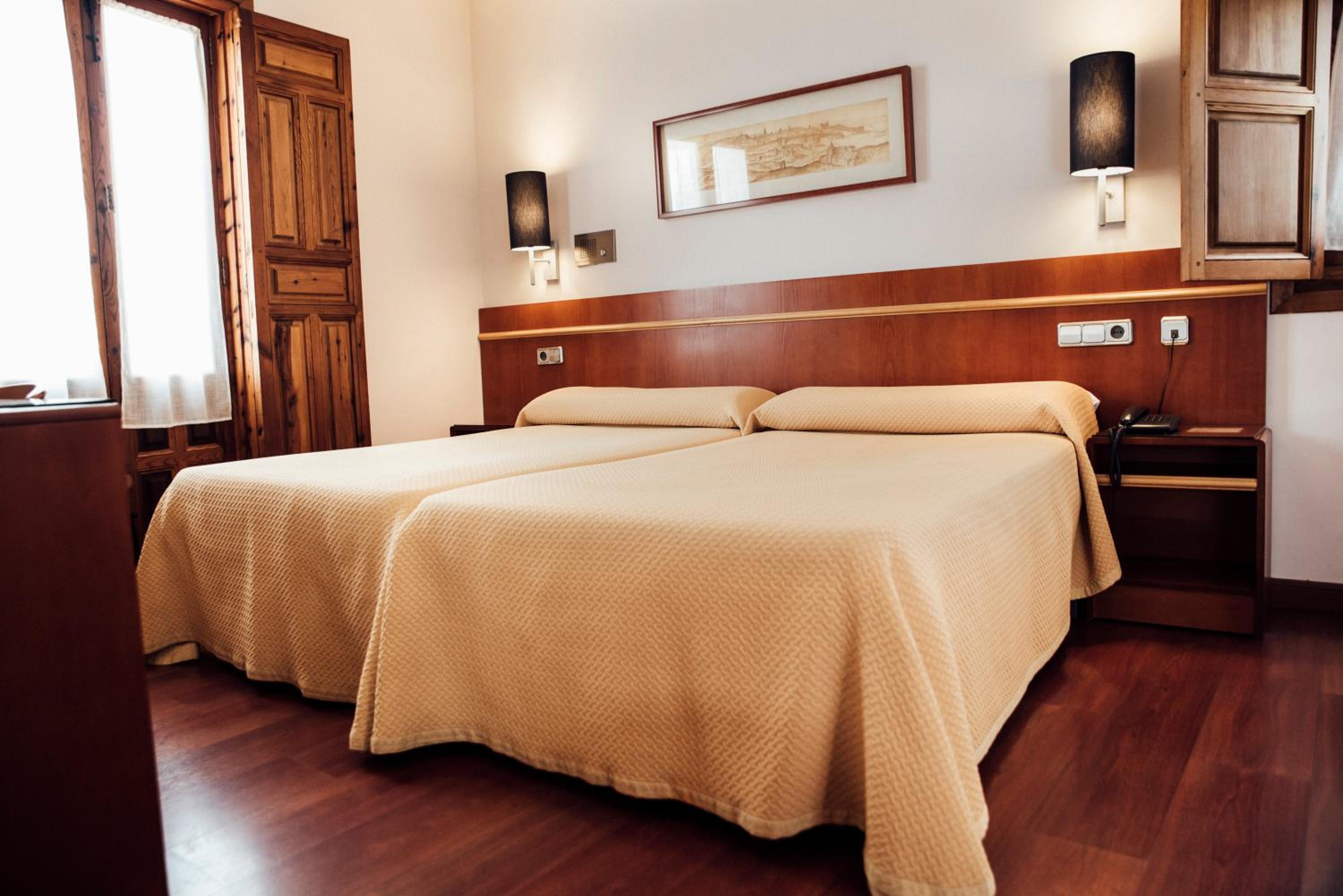 Room, Twin Beds, Cathedral View