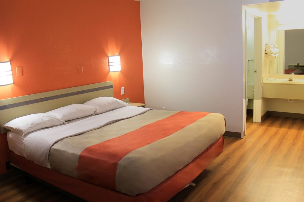 Motel6 Enfield, CT - Hartford 19/57