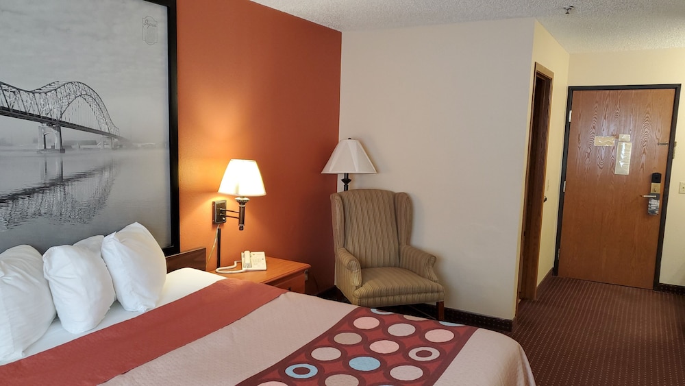 Super 8 by Wyndham Waverly 28/57