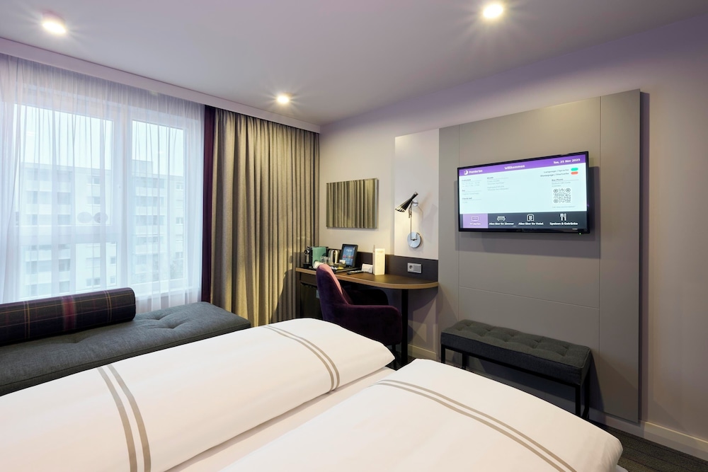 Premier Inn Stuttgart Zuffenhausen 5/44