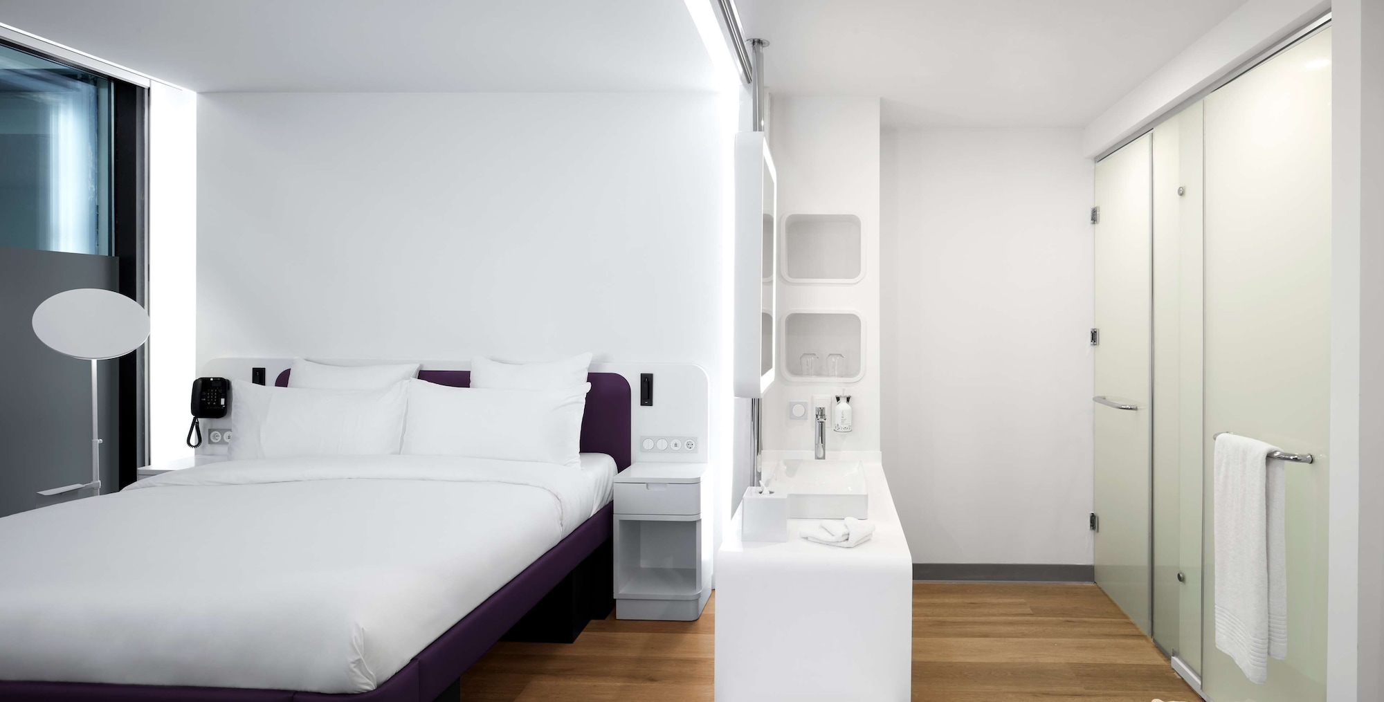 First Class, King Bed, Bunk Bed