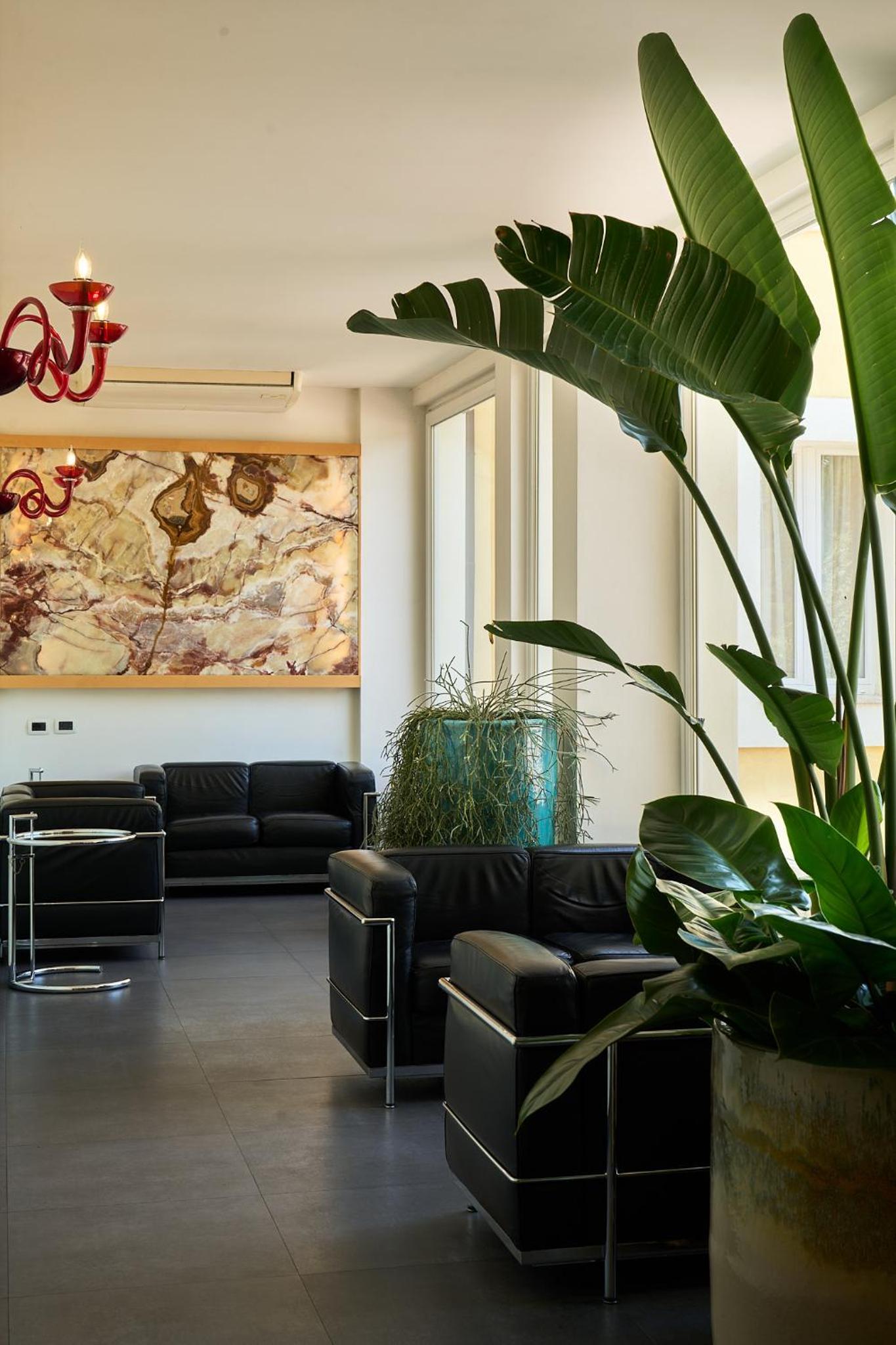 Delfina Palace 23/40
