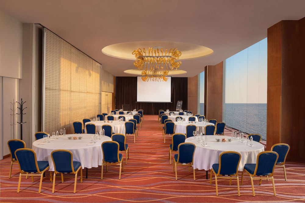 Radisson Hotel Colombo 56/62
