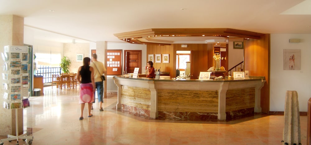 Pinos Playa Hotel 4/50