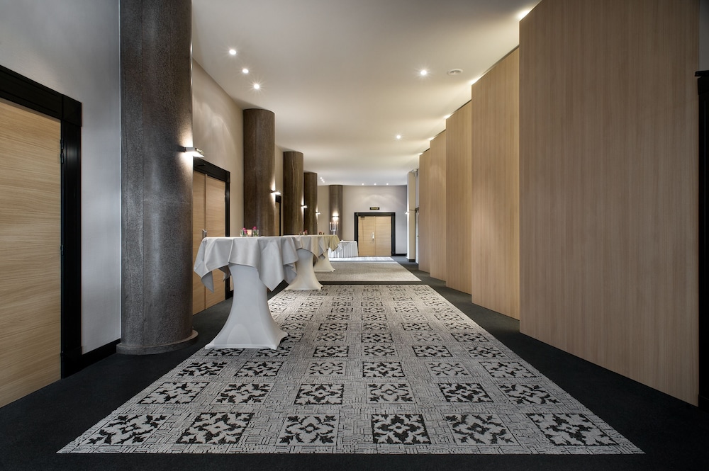 M Hotel 16/60