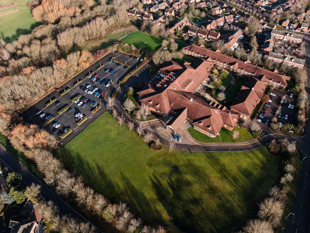 Mercure Daventry Court Hotel 75/79
