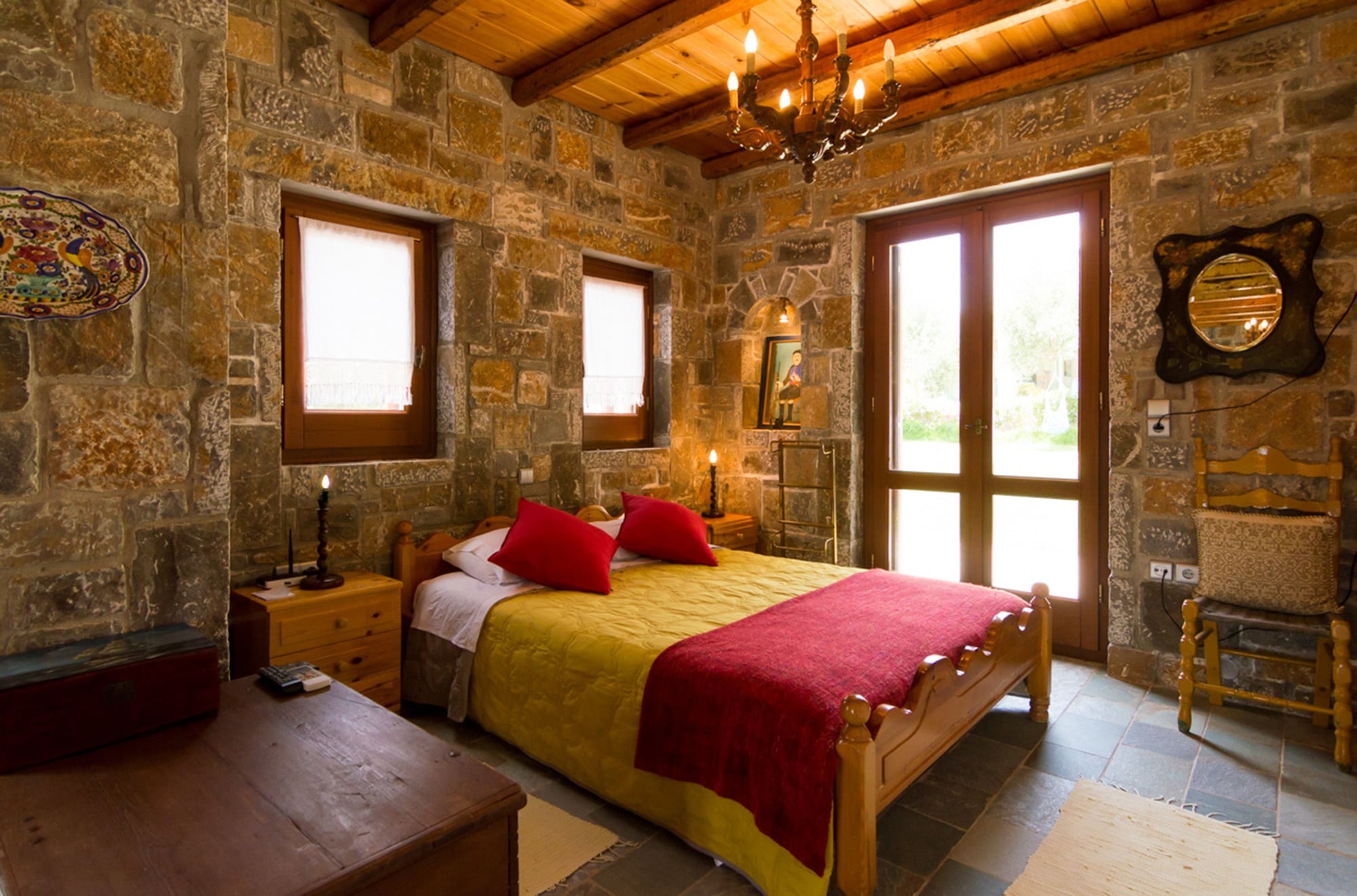 STONE, TRADITIONAL, STUDIO