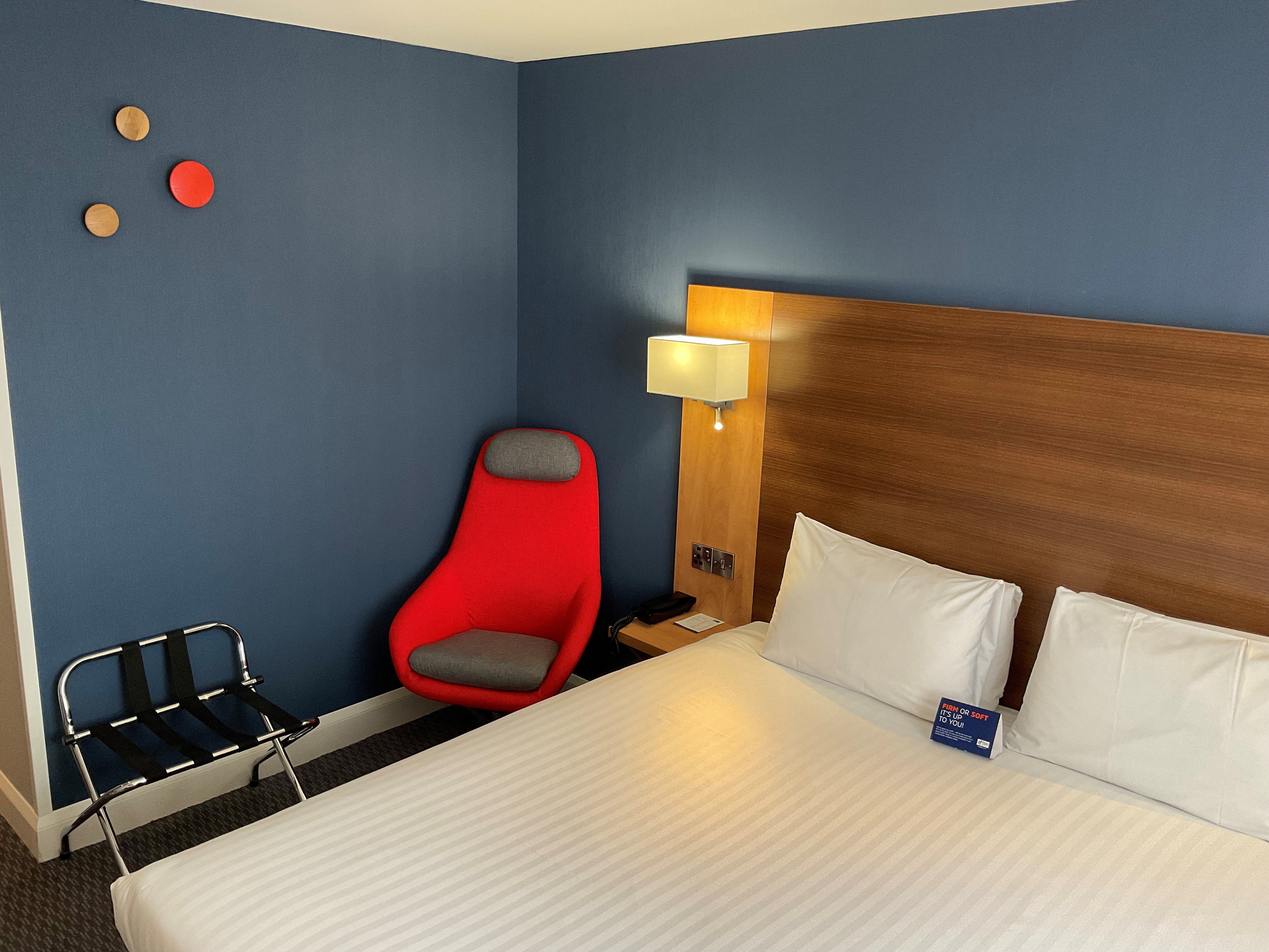 HOLIDAY INN EXPRESS NUNEATON 17/50